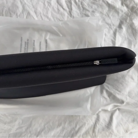 RHODE original black oversized bubble bag - Picture 3 of 3